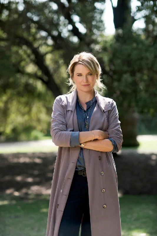 Deep Discounts My Life Is Murder S02 Lucy Lawless Coat