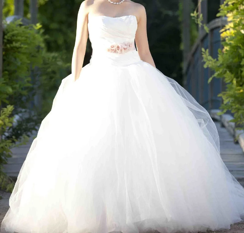 Stock Clearance Vera Wang VW351007