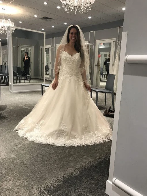Overstock Sale David's Bridal Beaded Lace and Tulle Ball Gown Wedding Dress JEWE