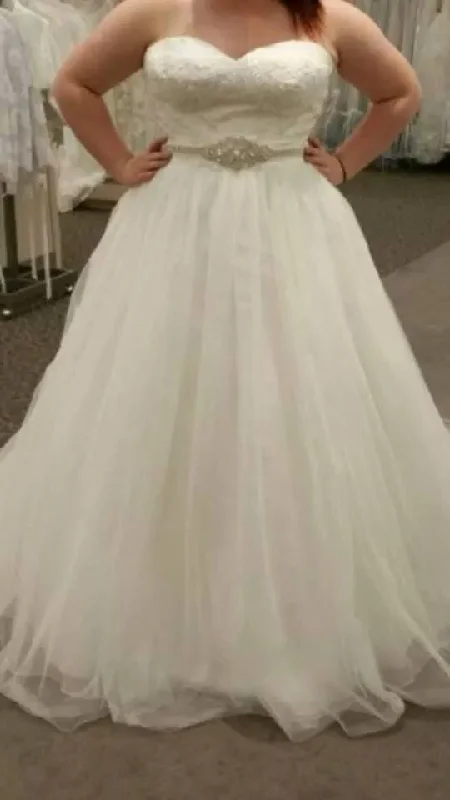 Stock Clearance David's Bridal Ballgown with corseted back