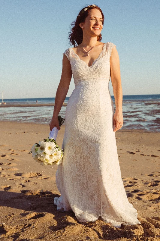 Quick Sale David's Bridal All Over Beaded lace Trumpet Wedding Dress