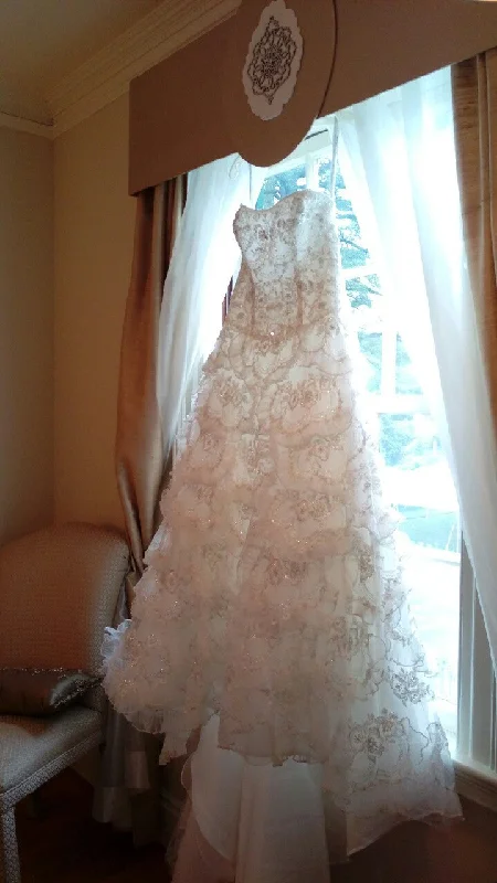 The Best Prices David's Bridal Beaded Wedding Gown with Tiered Scallop Skirt