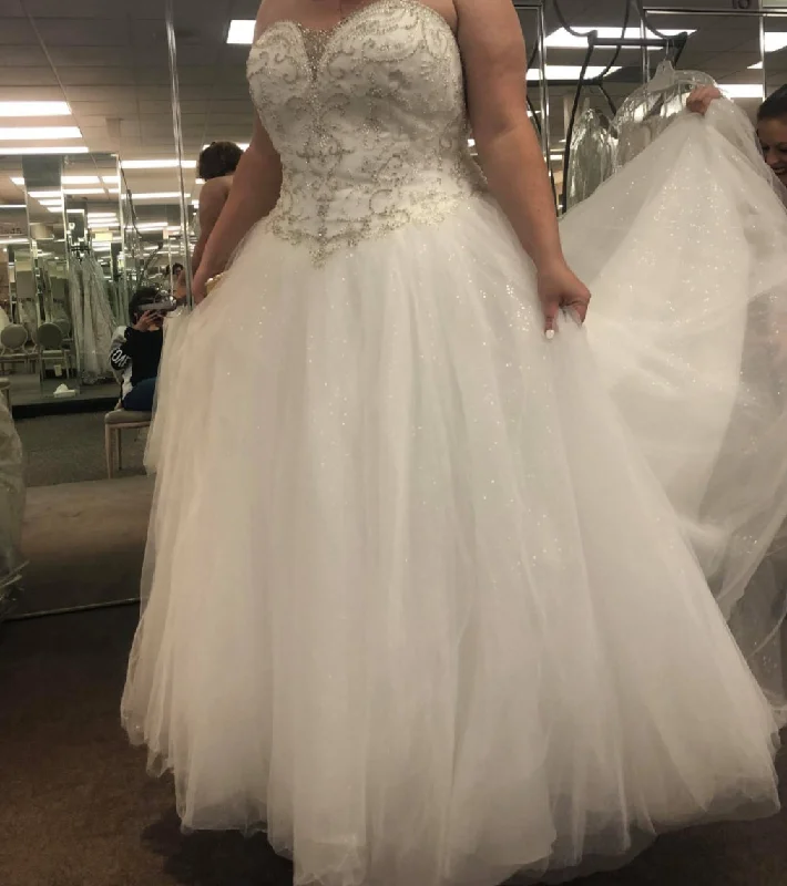 Lowest Prices David's Bridal Beaded bodice ball grown wedding dress