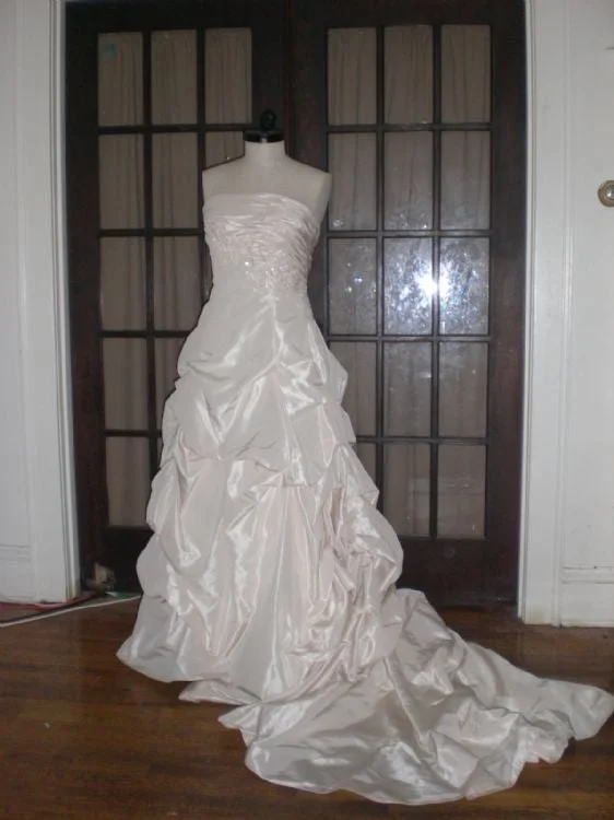 YEAR-End Sale David's Bridal NA